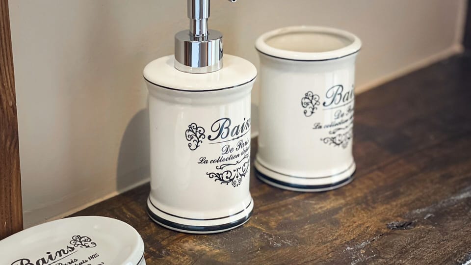Bathroom amenities