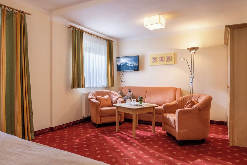 Family Room, Balcony (Hoher Riffler) | In-room safe, soundproofing, free cribs/infant beds, free WiFi