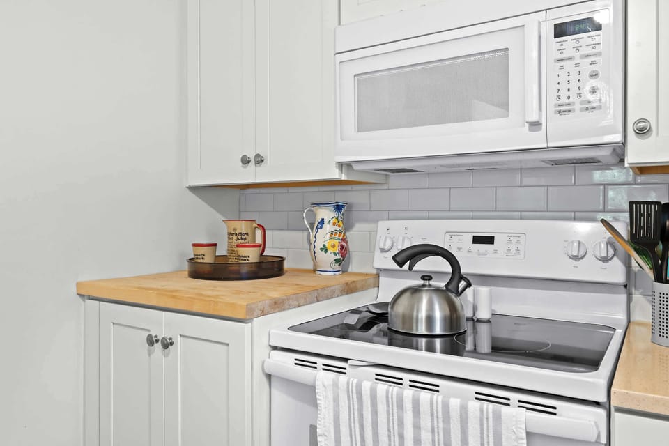 Kitchen: Everything you need to feel right at home, from quick breakfasts to gourmet dinners.