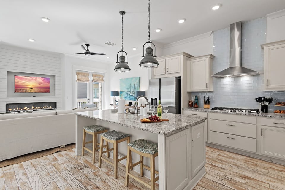 Spacious kitchen 