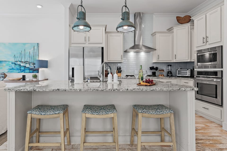 Eat-in-kitchen