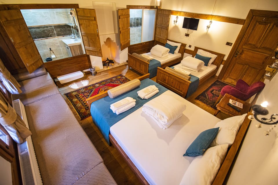 Family Room | Free WiFi