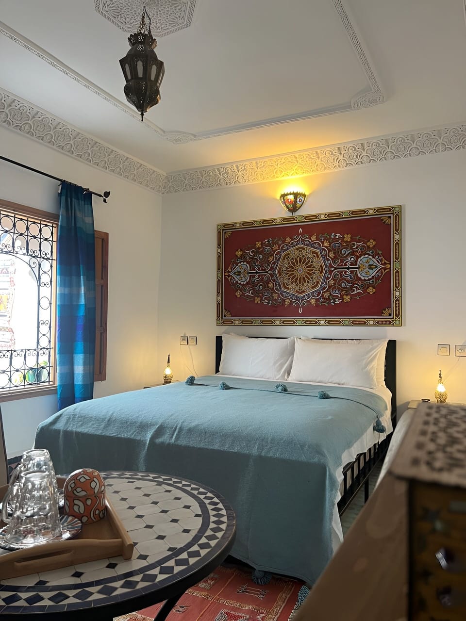 Suite 2 chams | In-room safe, laptop workspace, blackout drapes, WiFi (free)