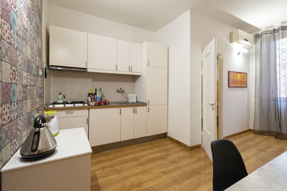Apartment | Private kitchen | Electric kettle, cookware/dishes/utensils