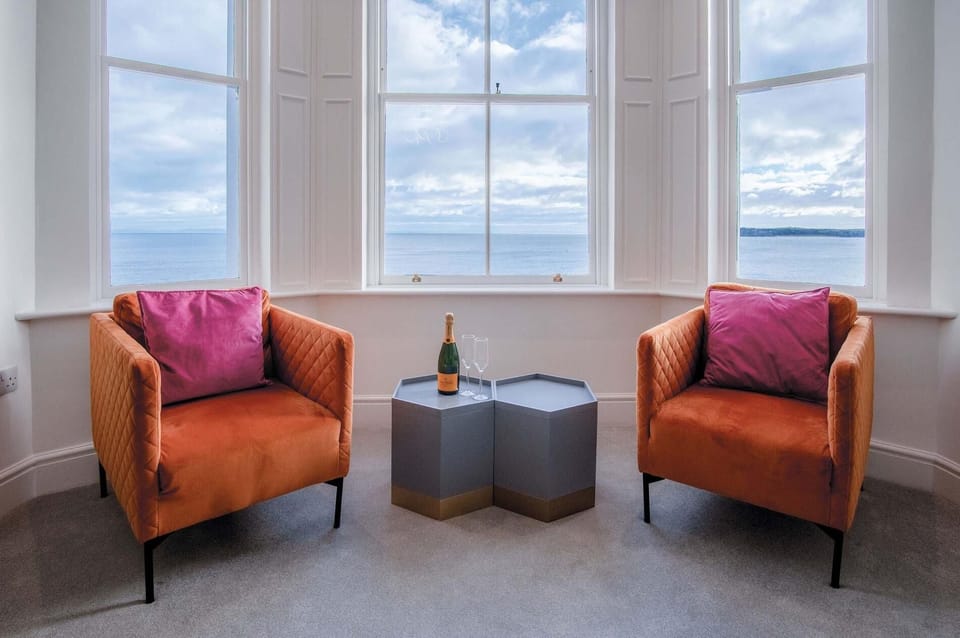 Caldey View - Luxury 2 Bedroom - Panorama - Tenby (20982)