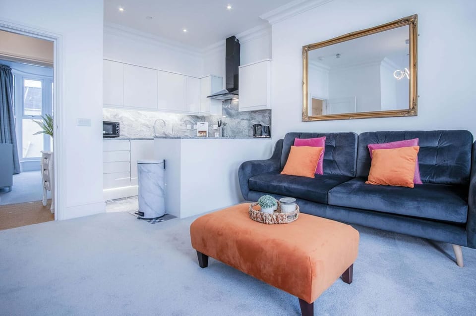 Caldey View - Luxury 2 Bedroom - Panorama - Tenby (20984)