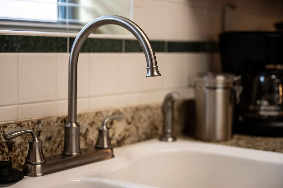 Mountain Charm's fully equipped kitchen