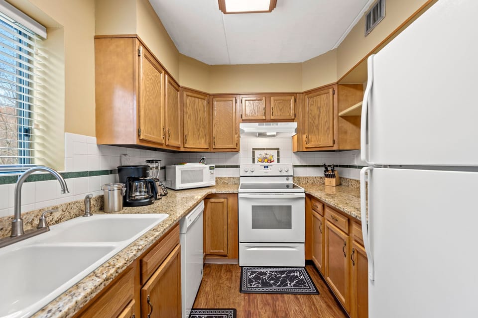 Mountain Charm's fully equipped kitchen