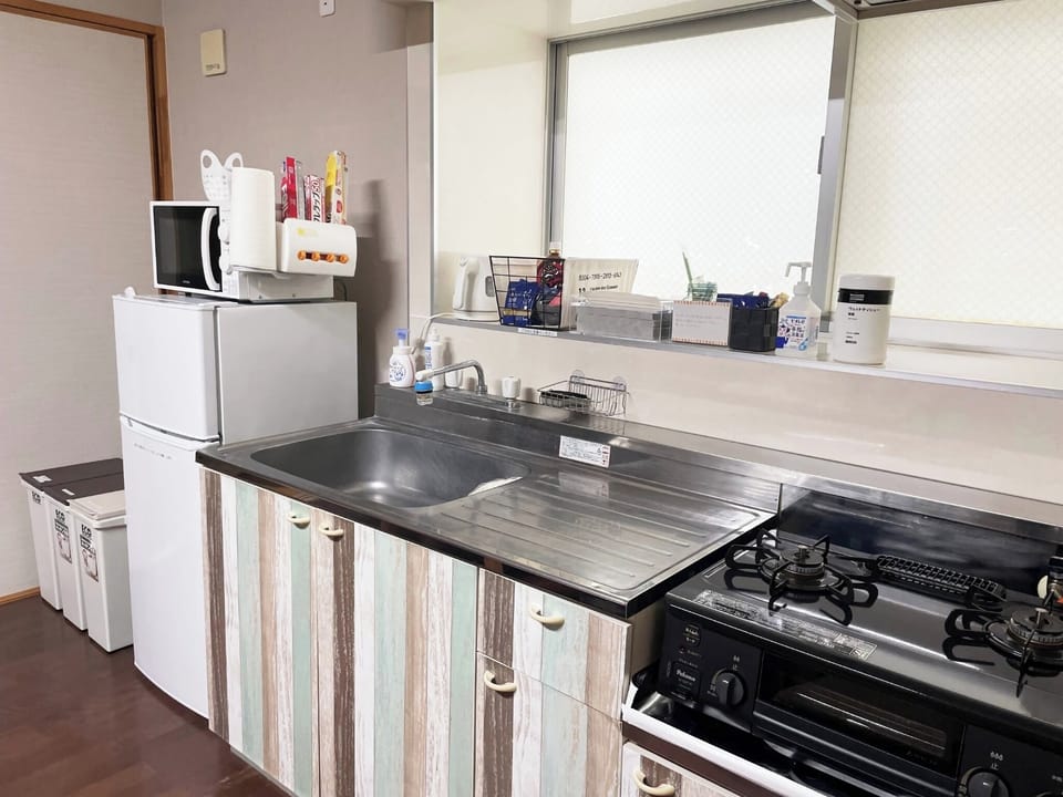・[Kitchen] The spacious sink makes cooking and washing up easy!