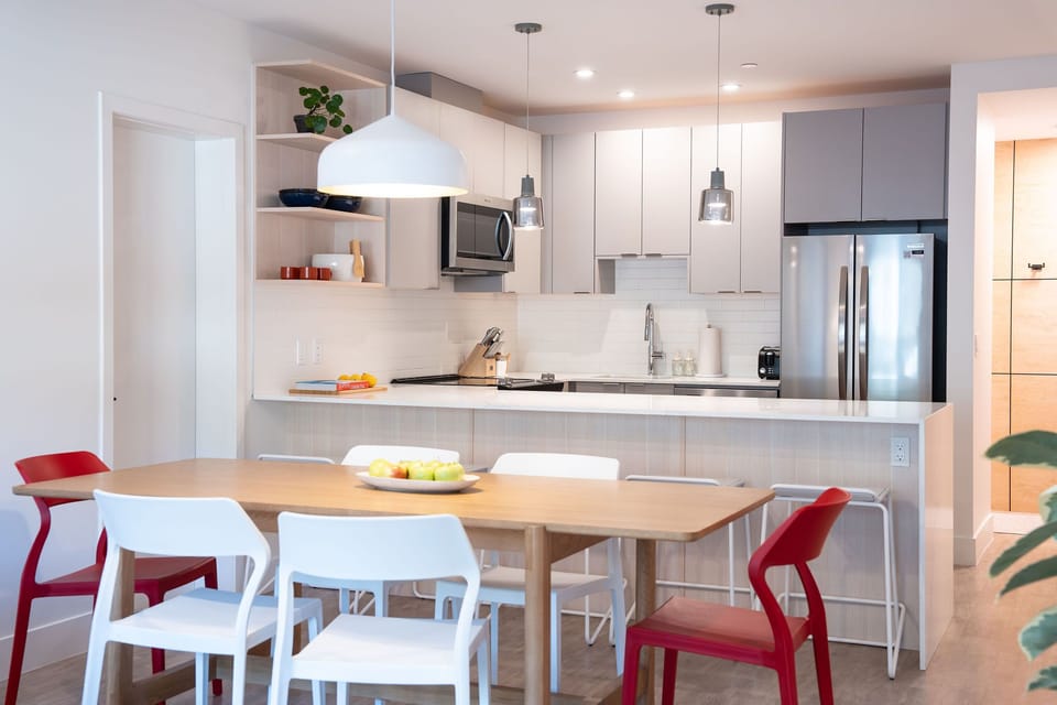 Condo | Private kitchen | Coffee/tea maker, full-size fridge, microwave, oven