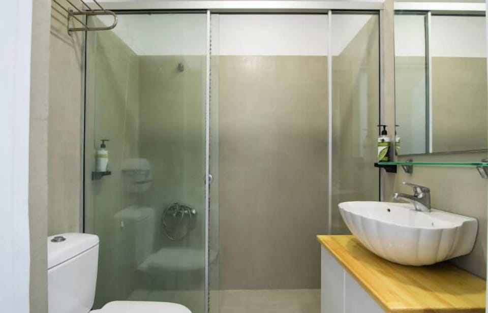 Free toiletries, hair dryer, towels