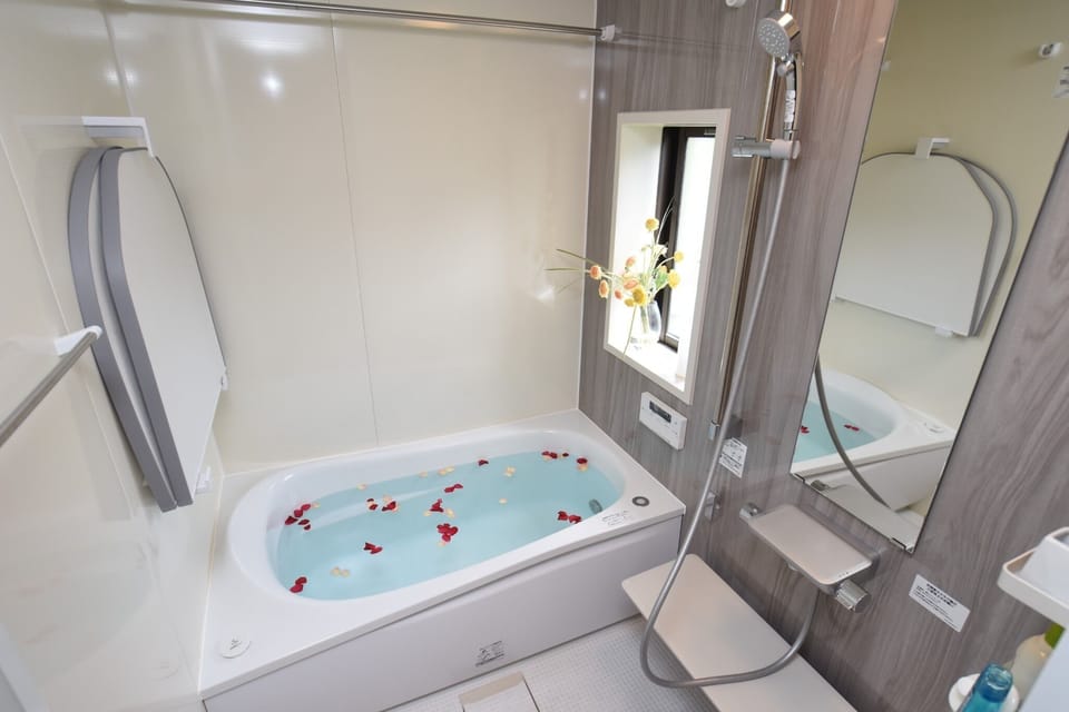 Nature Shinyukan 1st floor bath (rose bath also)