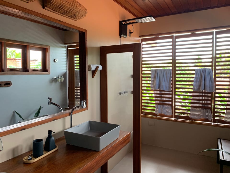 Royal Suite | Bathroom | Shower, designer toiletries, hair dryer, towels
