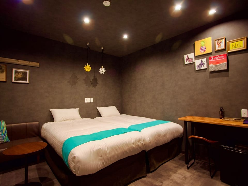 ・[Bed] Twin bed. Enjoy a good night's sleep after making fun memories