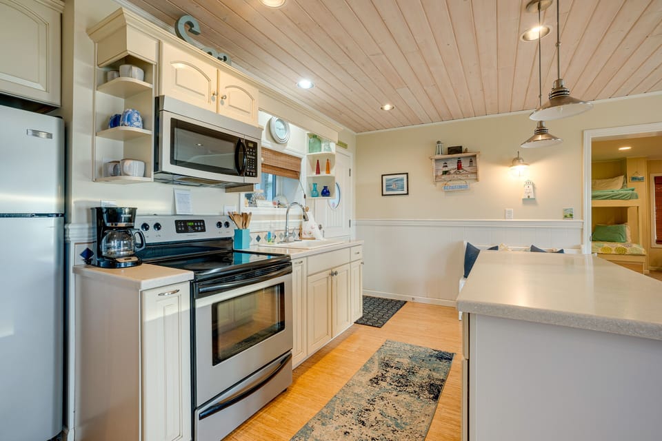 Kitchen | Cooking Basics Supplied