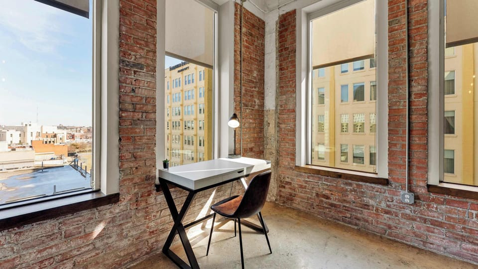 Workspace Oasis: Bright desk with stunning views of Dallas’ skyline - perfect for productivity!