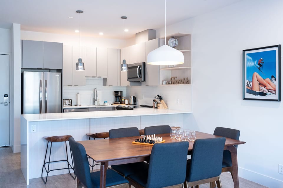 Condo, 2 Bedrooms | Living area | 40-inch flat-screen TV with cable channels