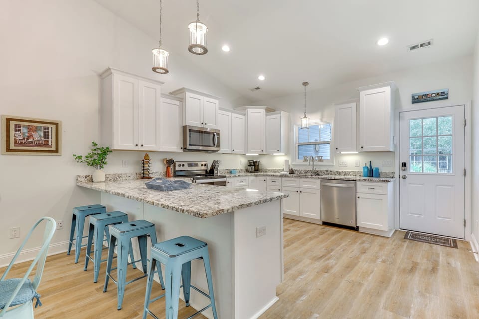 Kitchen | Dishwasher | Drip/Keurig Coffee Maker