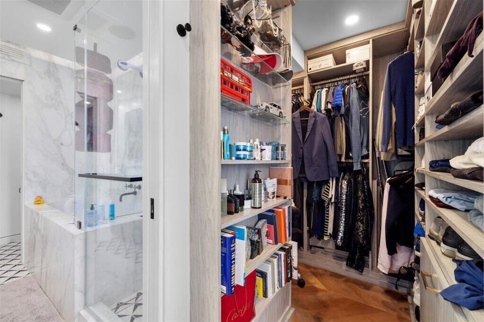 Walkin Closet with plenty of space.