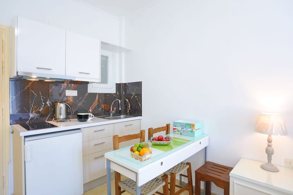 Nicely furnished kitchen
