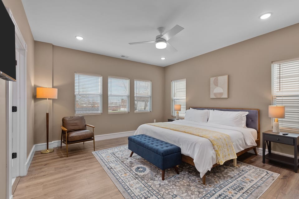 Interior View 11 — Vista Companion vacation rental in St. Louis.