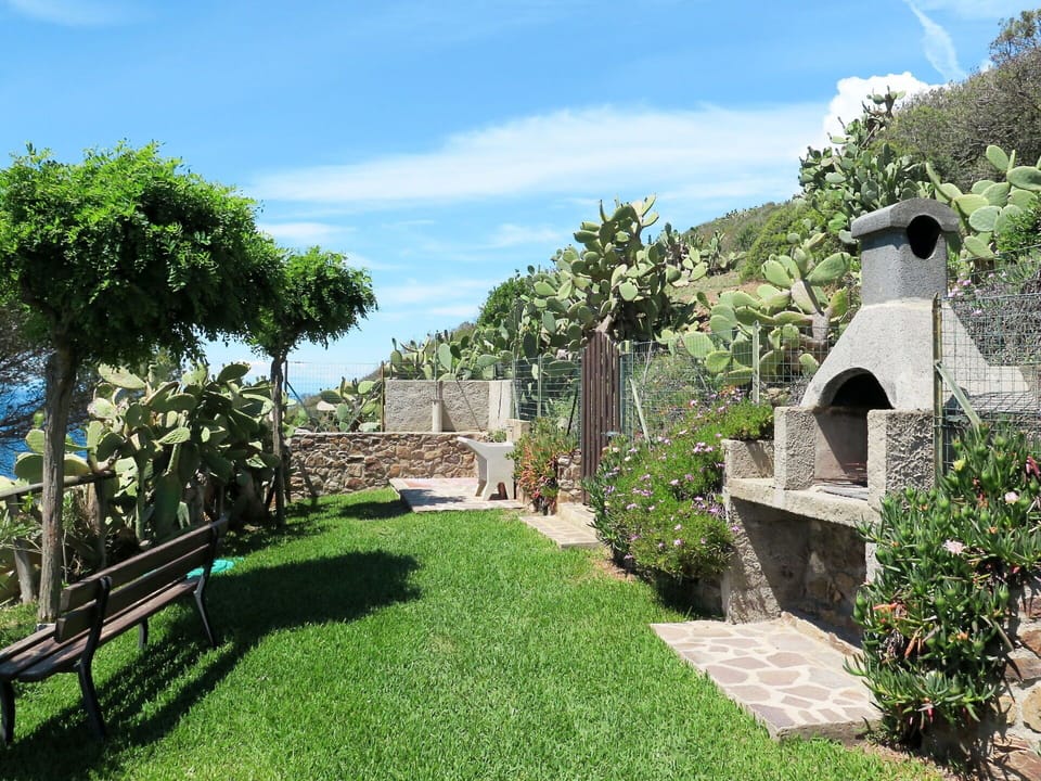 Property, Estate, Building, Garden, Grass, House, Real Estate, Yard, Architecture, Landscaping
