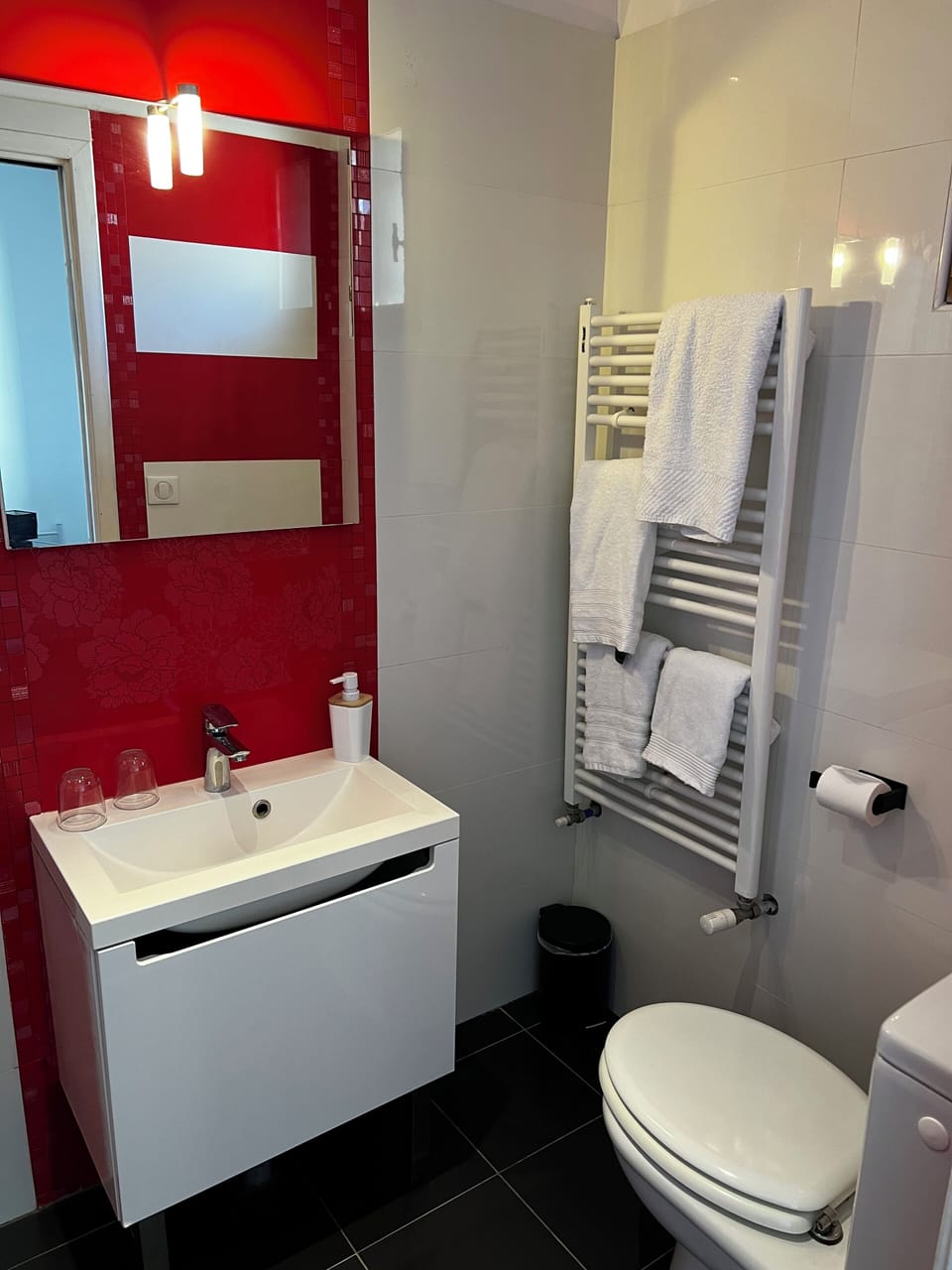 Comfort Single Room | Bathroom | Towels