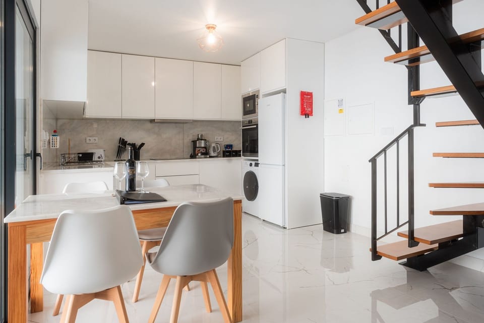 Fully fitted kitchen
