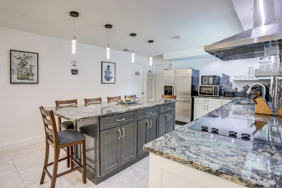 House (4 Bedrooms) | Interior