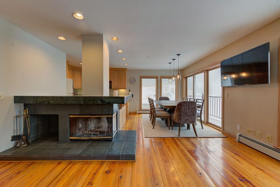 Superior Pointe 2G-29