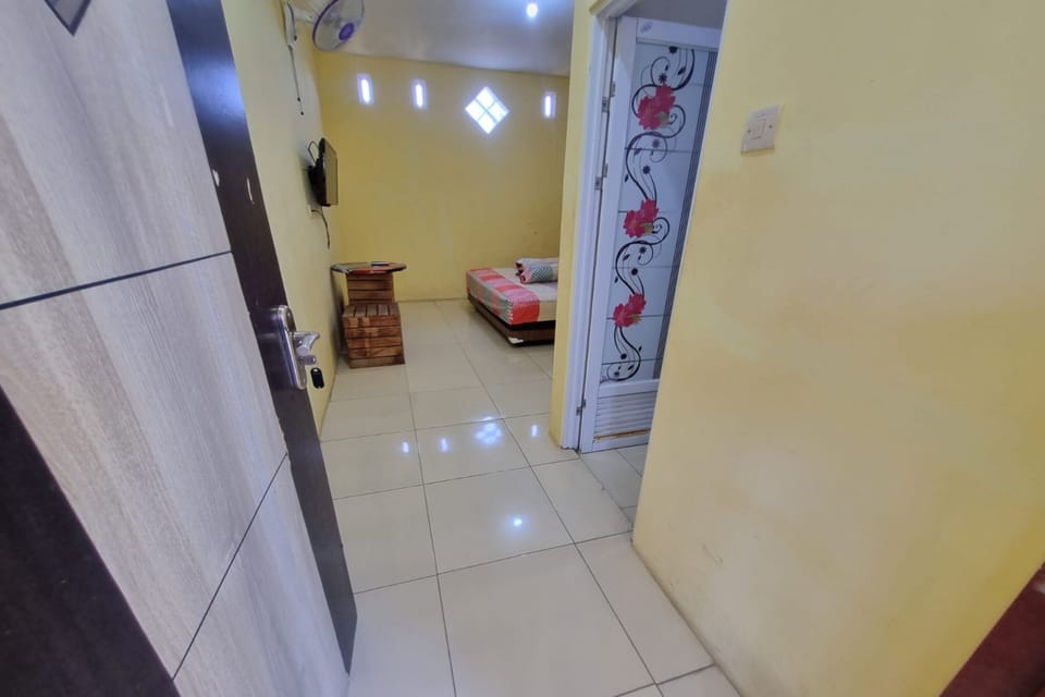 Standard Double Room | Desk, free WiFi, bed sheets