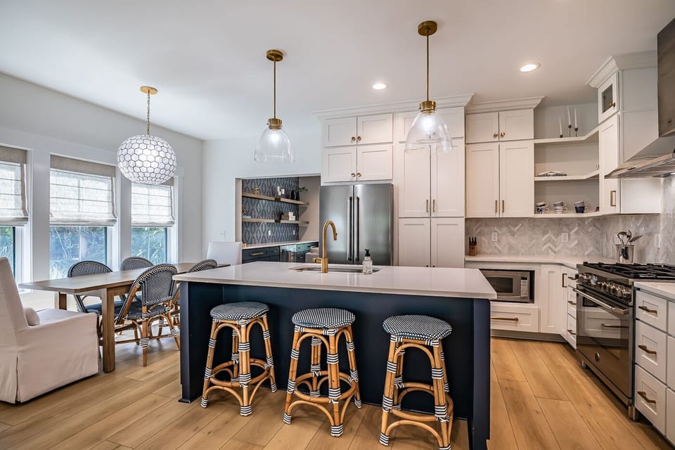 Eat-in Kitchen