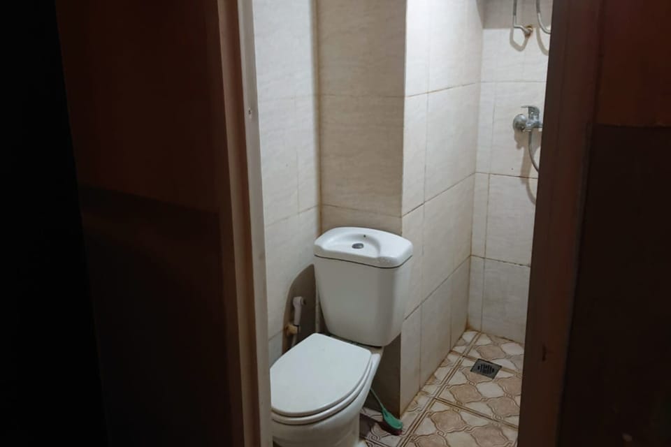 Deluxe Double Room | Bathroom | Shower, towels, soap