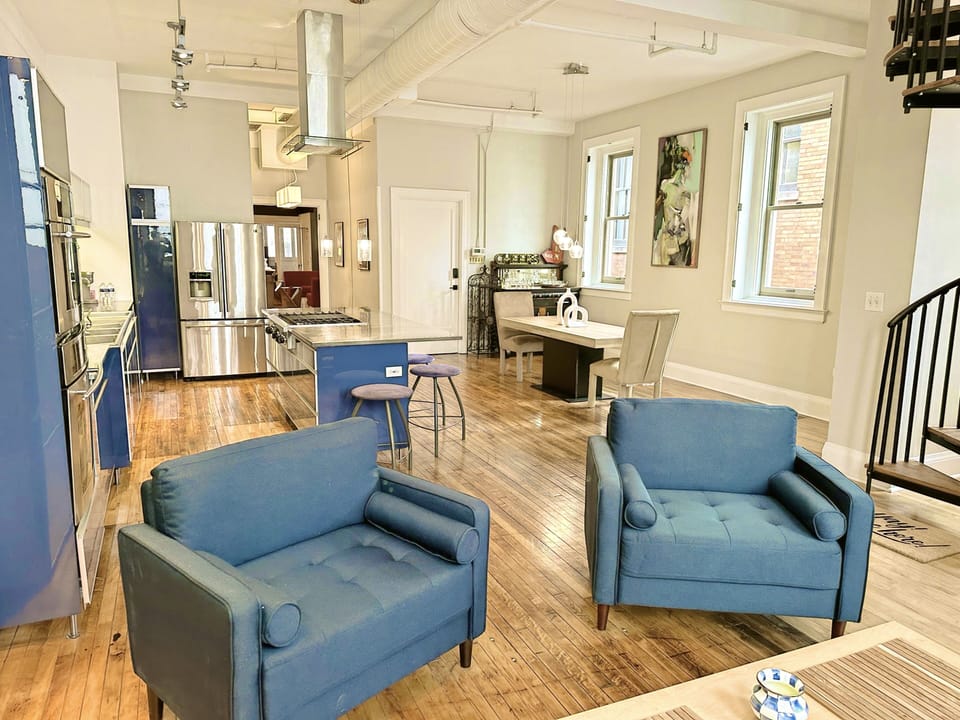 Sitting area off of the kitchen