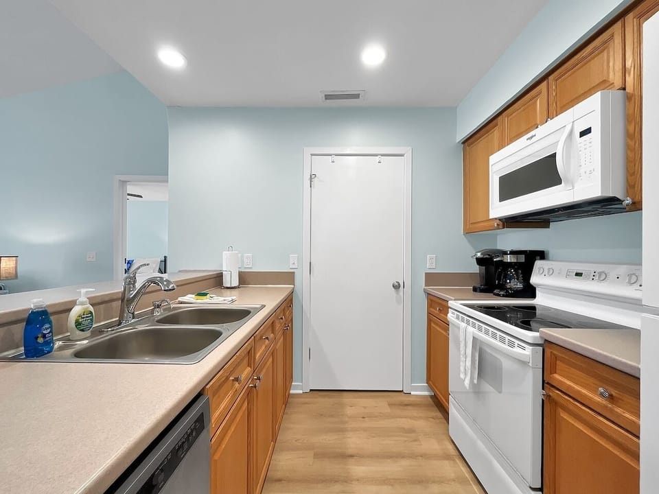 Kitchen, 2 Lagoon Villas, Wild Dunes, Isle of Palms, SC | IOP Escapes