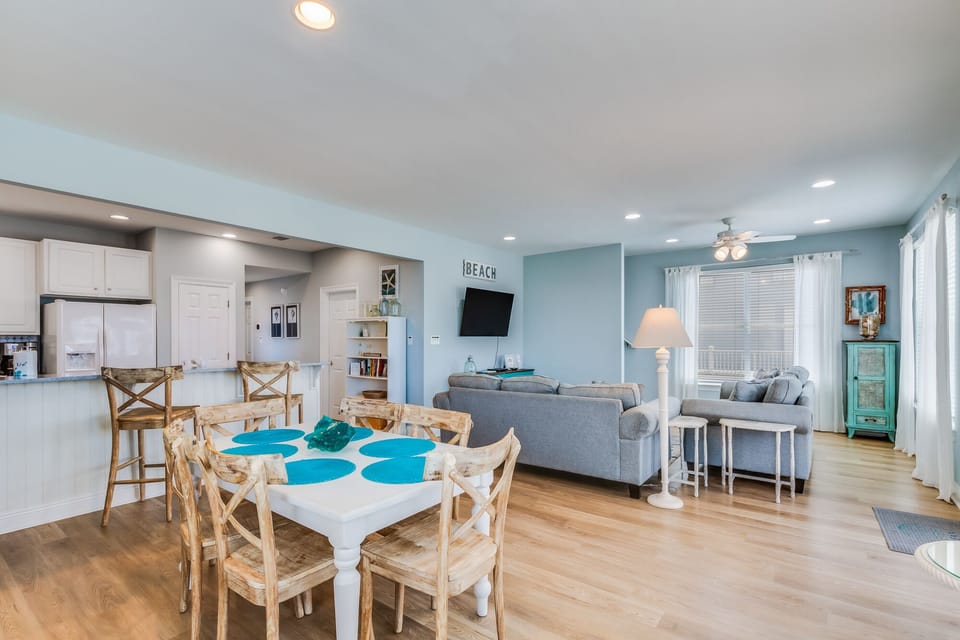 Open concept kitchen and dining area