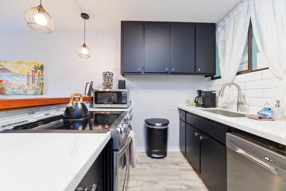 Full kitchen
Mauna Loa Shores #201