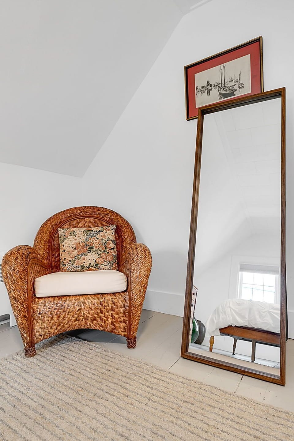 2nd floor queen bed