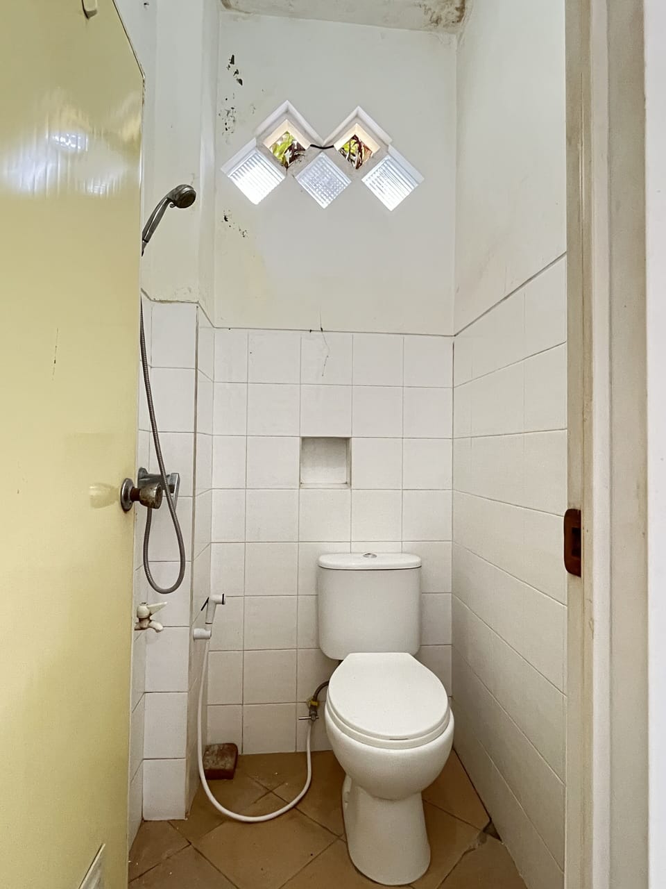Basic Single Room | Bathroom | Shower, soap