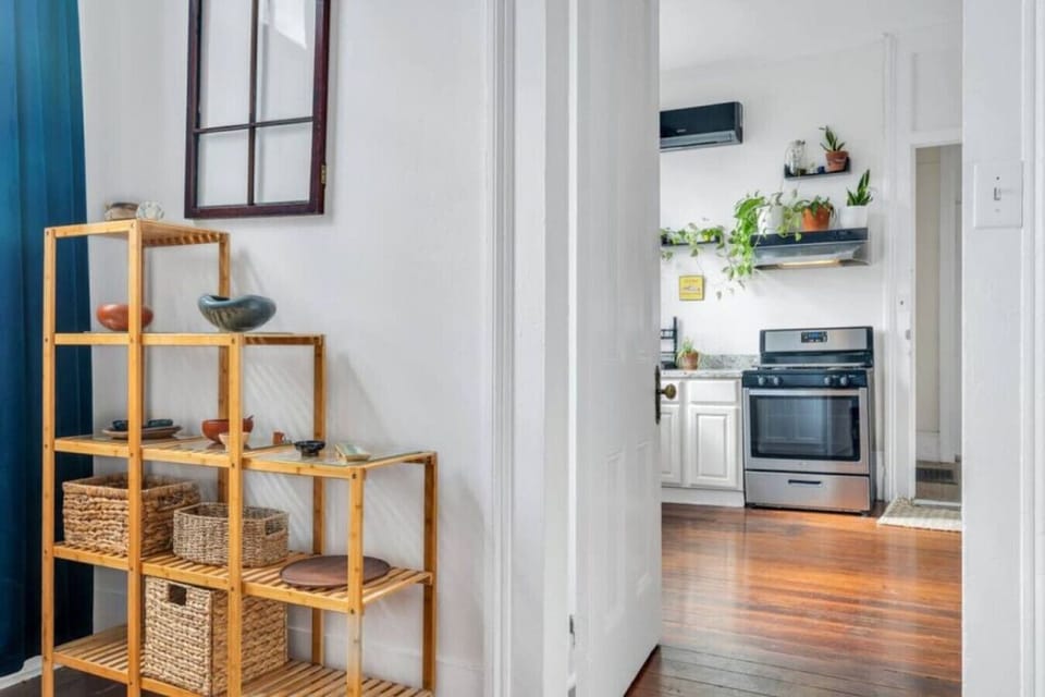 Entry to kitchen