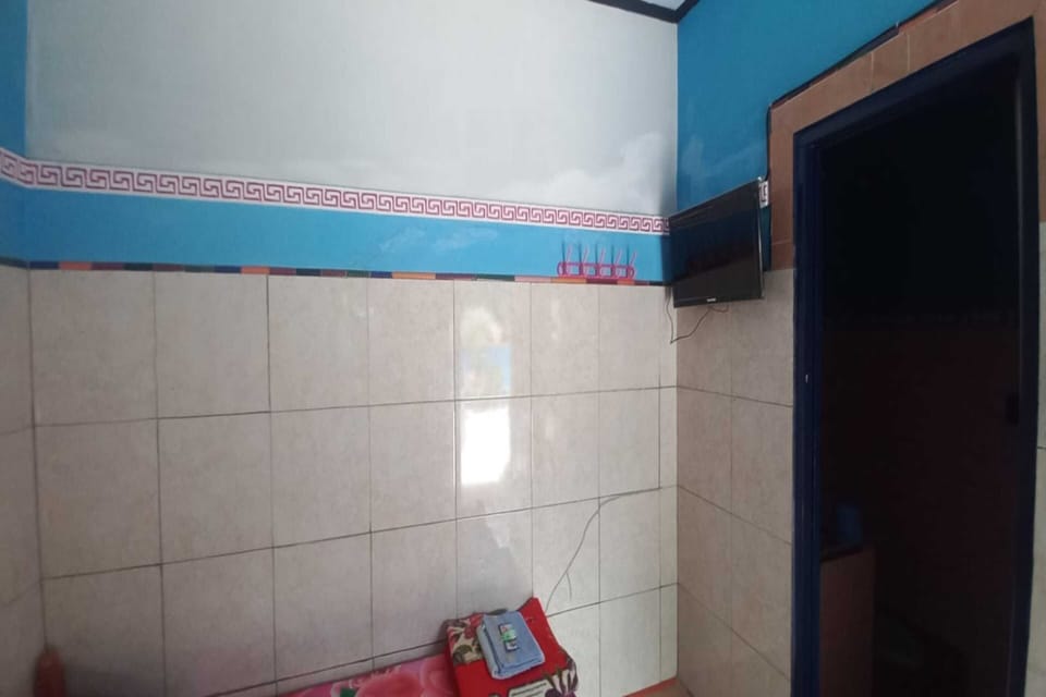 Standard Double Room | Laptop workspace, free WiFi, bed sheets