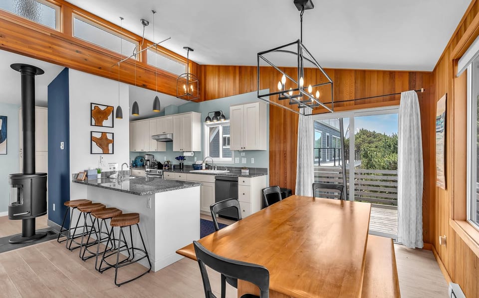 2nd story dining room