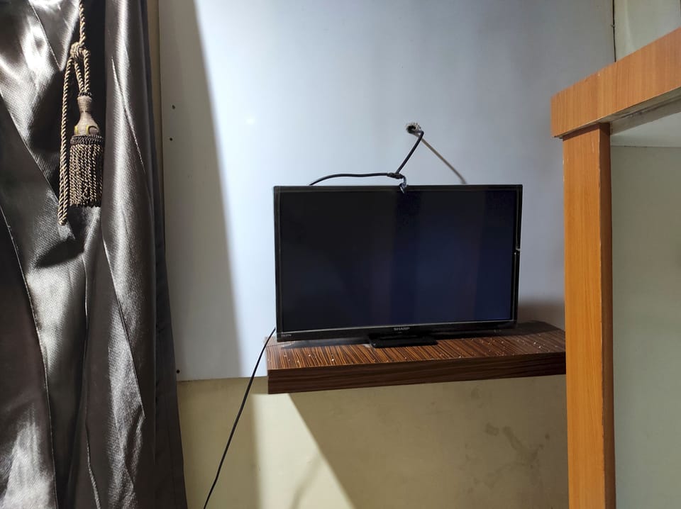 Standard Twin Room | Laptop workspace, WiFi (free), bed sheets