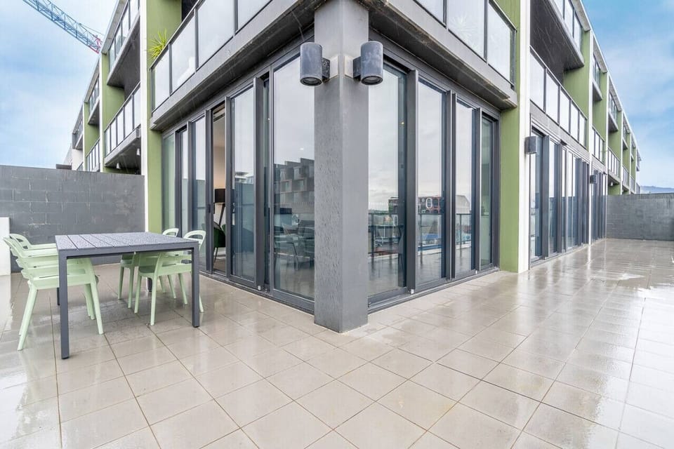 Relax on your private balcony with comfortable seating and enjoy stunning views of Braddon’s vibrant cityscape.