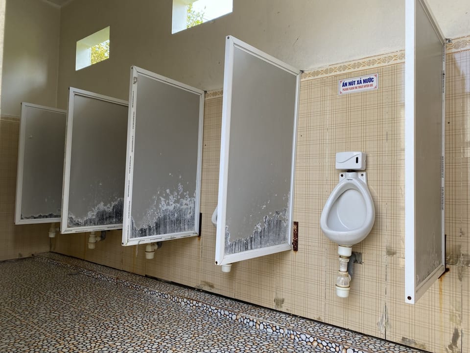 Rainfall showerhead, hair dryer, bidet, towels