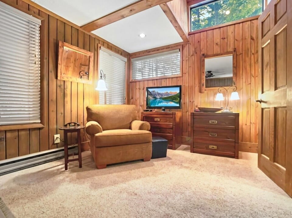 Downstairs bedroom has sitting area