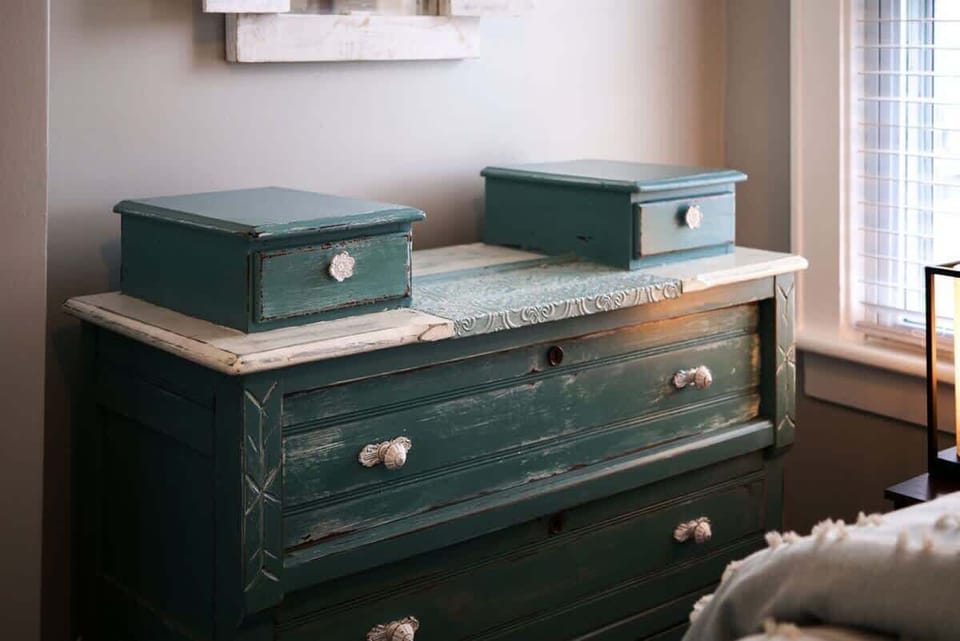 Classic dresser w/ storage space for an organized stay