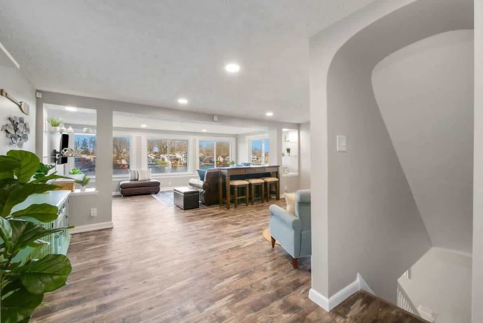 Open living area w/ wide entryway & seamless flow between spaces