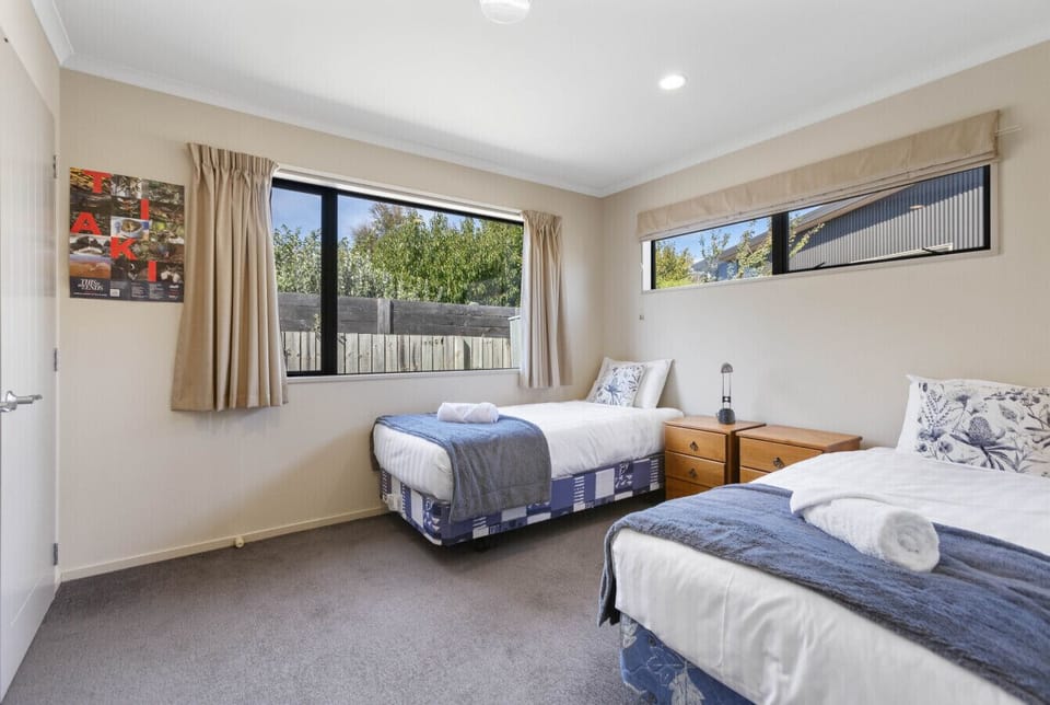 Cosy twin bedroom