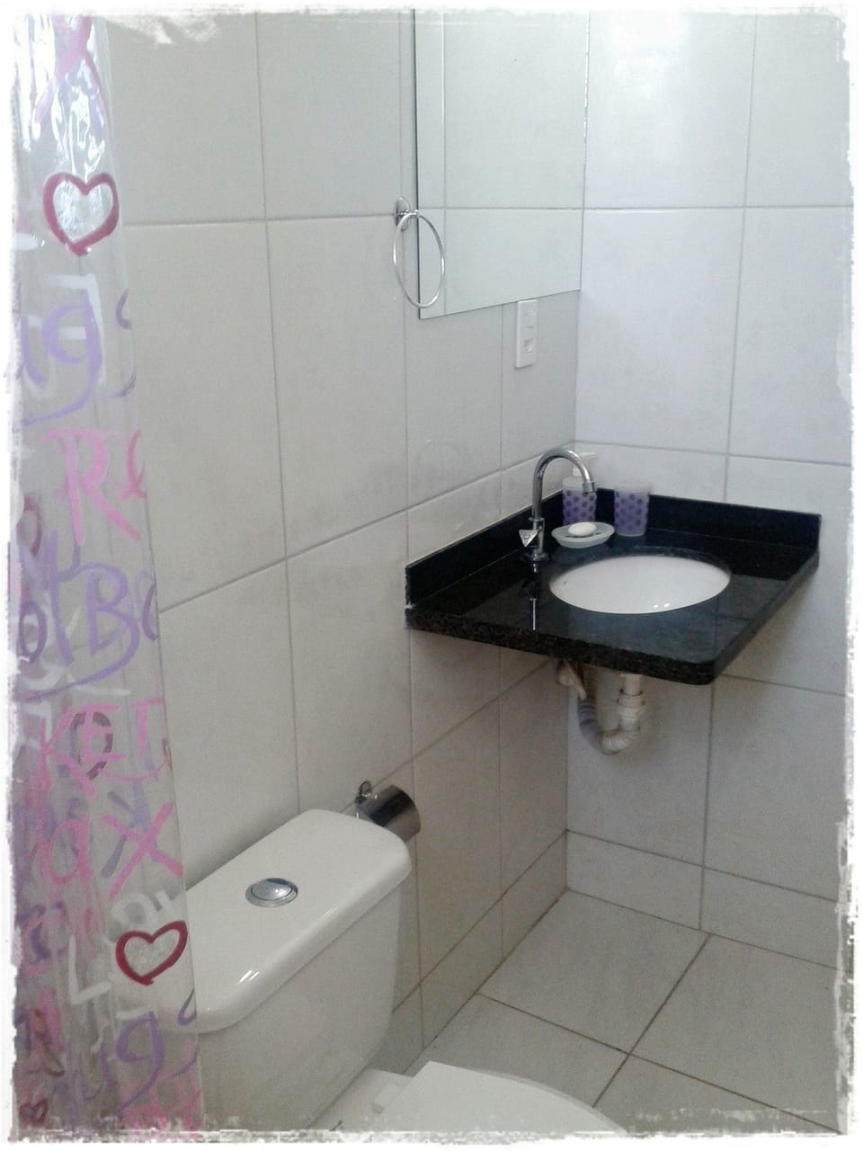 Suite | Bathroom | Shower, rainfall showerhead, towels, soap